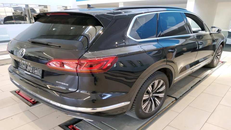 VW Touareg eHybrid Masaj Ventilatie Panoramic IQ Light Keyless Carlig - imaginea 4