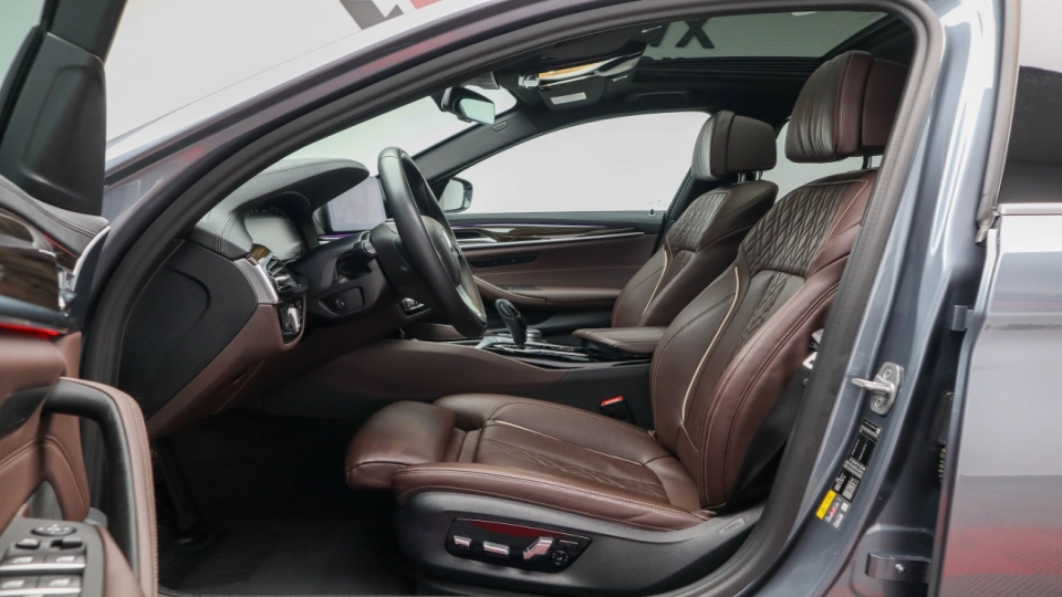 BMW Seria 530e Luxury Line Trapa Keyless Go/Entry PieleMaro Cockpit - imaginea 22