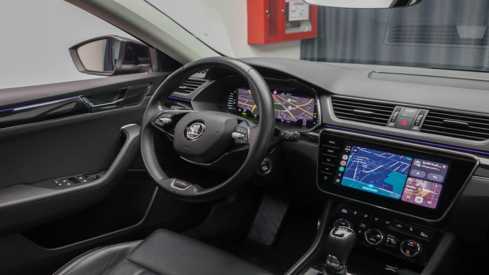 Skoda Superb Combi PlugIn DSG Laurin&Klement Matrix Ambientale - imaginea 32