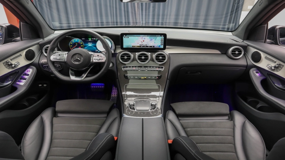 Mercedes GLC AMG 300e Panoramic MultiBeamLED Carbon PachAsistentaFull - imaginea 7