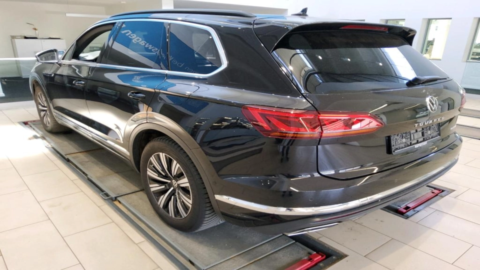 VW Touareg eHybrid Masaj Ventilatie Panoramic IQ Light Keyless Carlig - imaginea 3