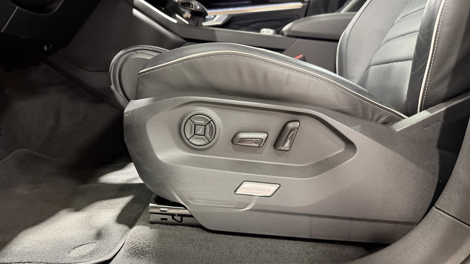VW Touareg Matrix Scaune Ventilate Panoramic DynAudio ACC Keyless - imaginea 35