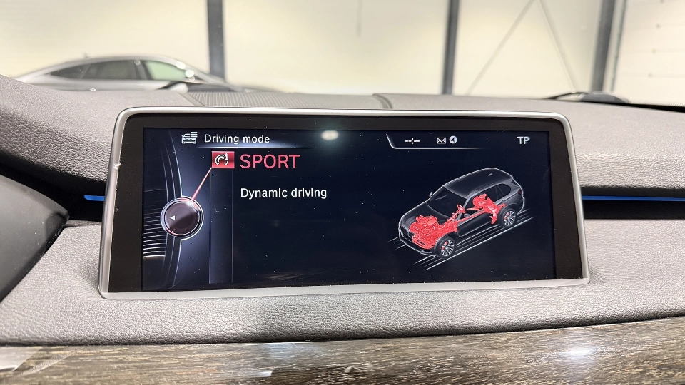 BMW X5 30d XDrive - Interior alb - Panoramic - Navi - Ambientale - imaginea 36