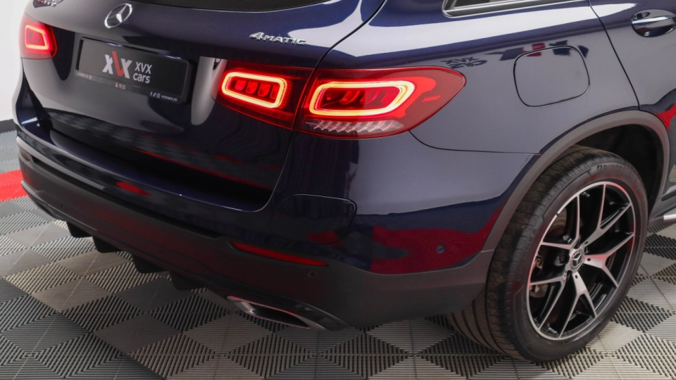 Mercedes GLC AMG 300e Panoramic MultiBeamLED Carbon PachAsistentaFull - imaginea 23
