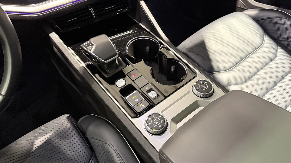 VW Touareg eHybrid Piele Puglia Ventilatie Panoramic IQ Light Carlig - imaginea 21