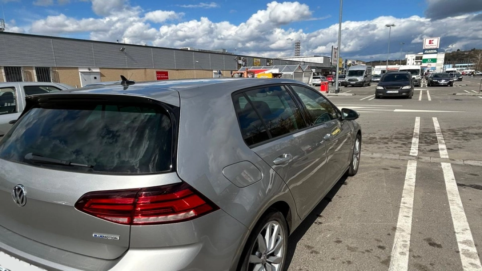Volkswagen Golf 7 Facelift Bluemotion DSG VirtCockpit MasajSofer ACC - imaginea 7