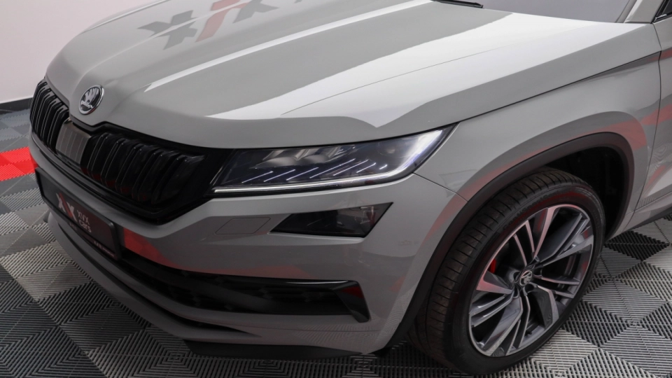 Skoda Kodiaq VRS 4x4 2.0 BiTDI 240cp Cockpit Canton DCC Camera spate - imaginea 7