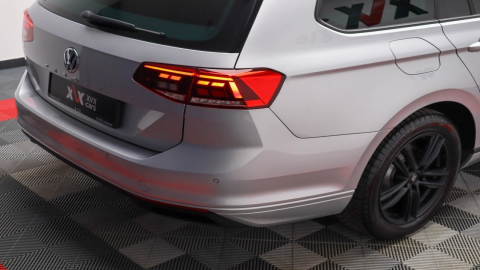Volkswagen Passat Combi 2.0TDI DSG Lane Assist ACC Android Auto/Apple - imaginea 18