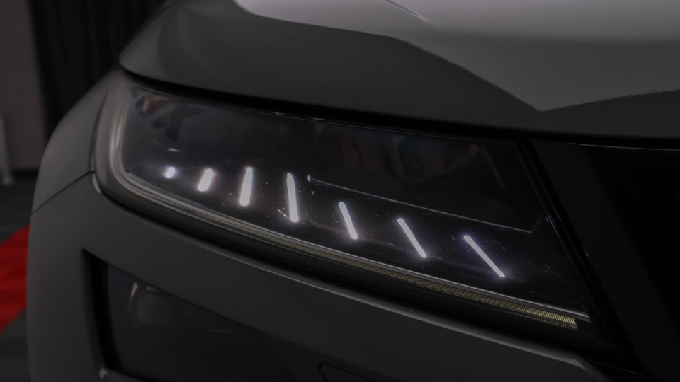 Skoda Kodiaq VRS 4x4 2.0 BiTDI 240cp Cockpit Canton DCC Camera spate - imaginea 5