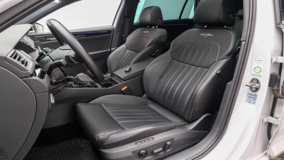 Skoda Superb Combi DSG PlugIn Pano Ventilatie Masaj Keyless ACC Matrix - imaginea 6