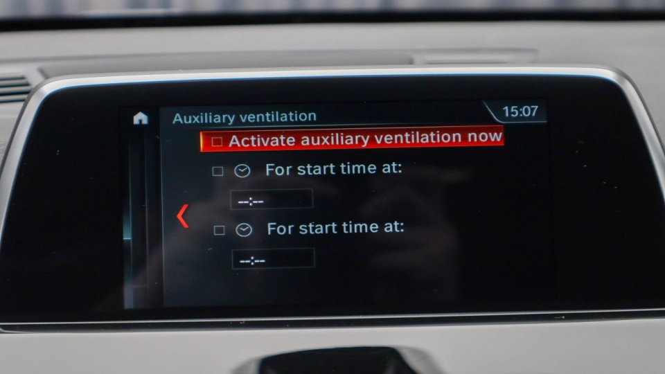 BMW X1 SportLine 2.0d Automat Faruri LED Lane Assist Scaune Sport - imaginea 33
