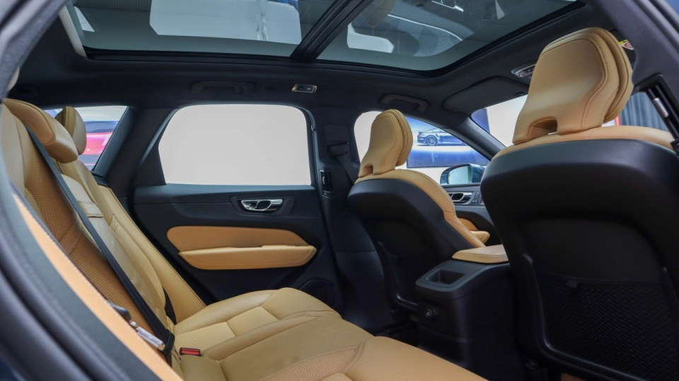 Volvo XC60 T8 Inscription Pano ACC ScauneVentilate HeadUp HarmanKardon - imaginea 26