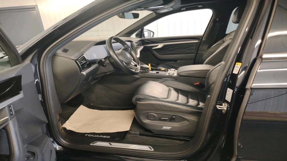 Volkswagen Touareg Elegance 4Motion 3.0 electric/TSI eHybrid 280kW 8-s - imaginea 11