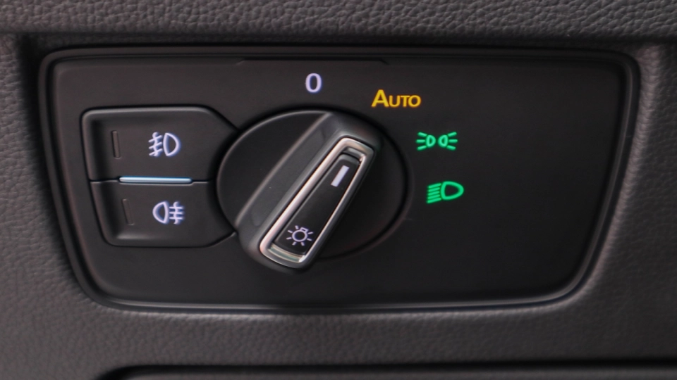 Volkswagen Passat Combi 2.0TDI DSG Lane Assist ACC Android Auto/Apple - imaginea 35