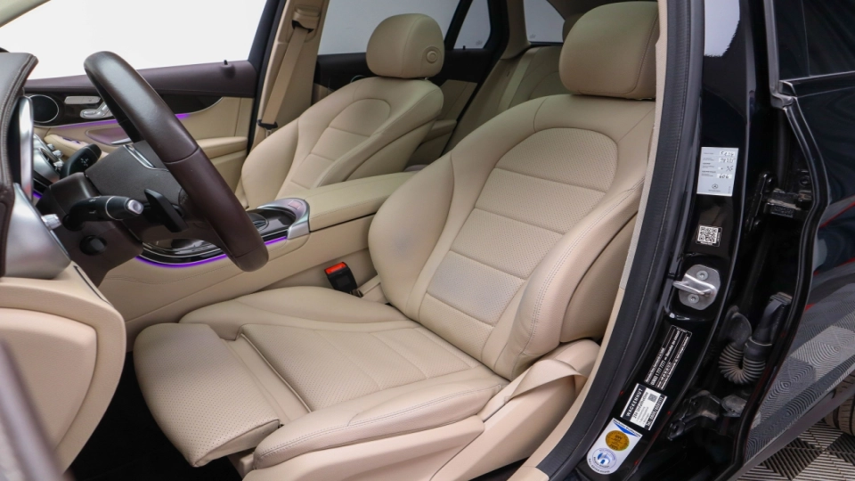 Mercedes GLC 300 de 4Matic Pachet AMG Panoramic FullKeyless Burmester - imaginea 25