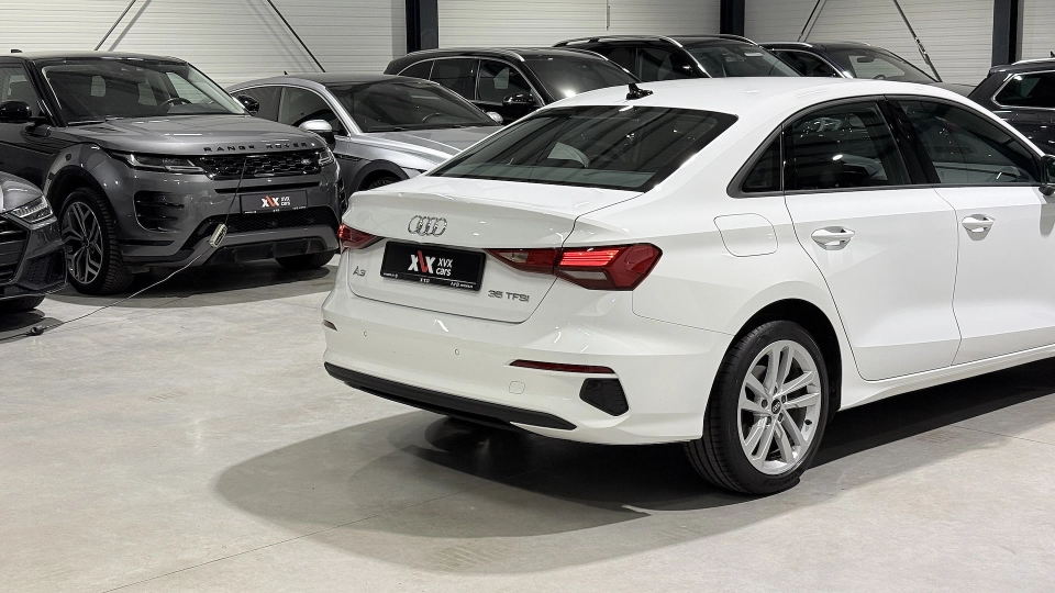 Audi A3 35 TFSI Manual Senzori spate - imaginea 14