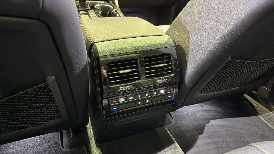 VW Touareg eHybrid Ventilatie Panoramic IQ Light Keyless Carlig - imaginea 35