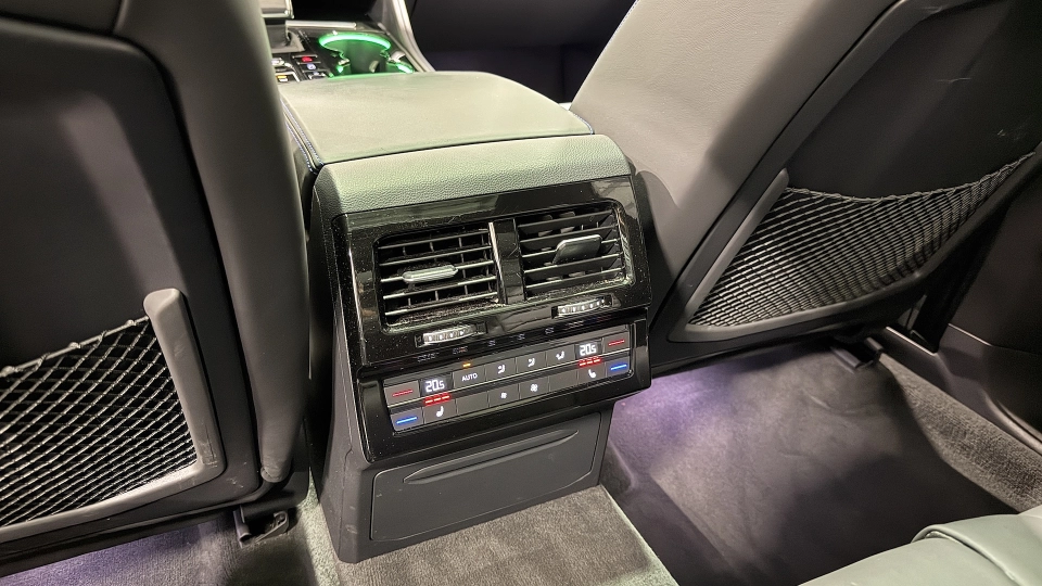 Volkswagen Touareg R Facelift / Ventilatie / Incalzire / Memorii - imaginea 39
