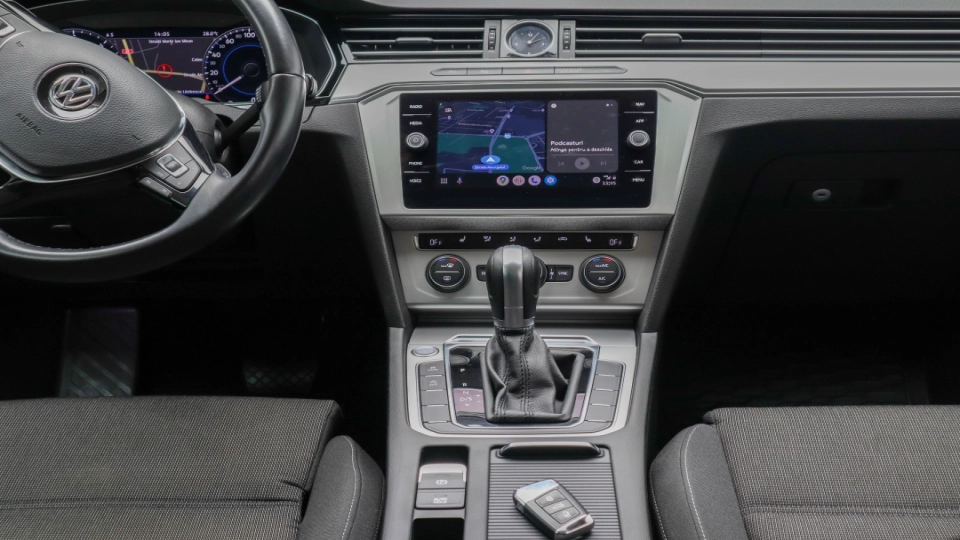 Volkswagen Passat R-Line 2.0 TDI DSG LED ACC Cockpit Navigatie Camera - imaginea 29