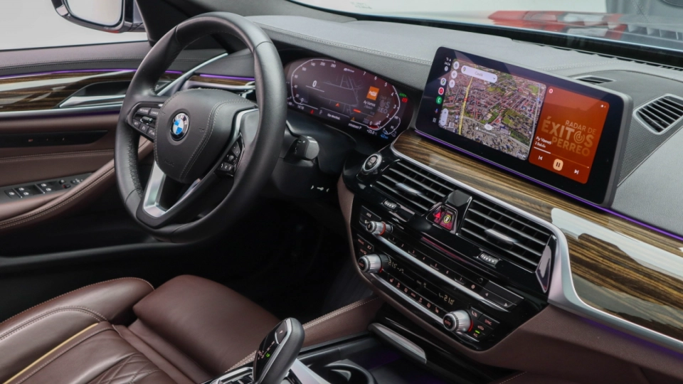 BMW Seria 530e Luxury Line Trapa Keyless Go/Entry PieleMaro Cockpit - imaginea 36