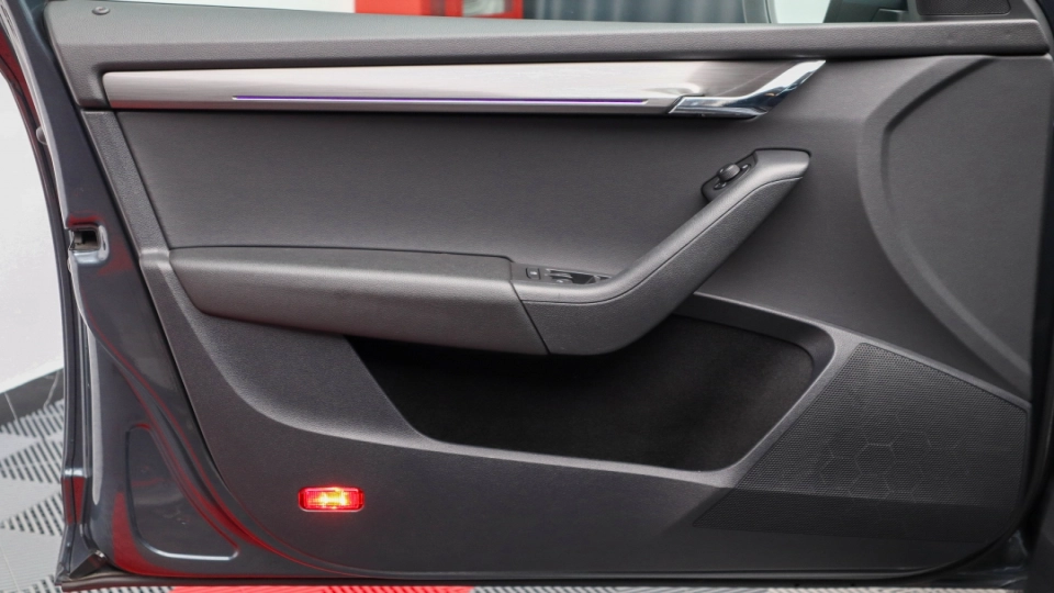 Skoda Octavia 1.5 TSI Style LED Android/Apple Keyless Lumini Ambient. - imaginea 21