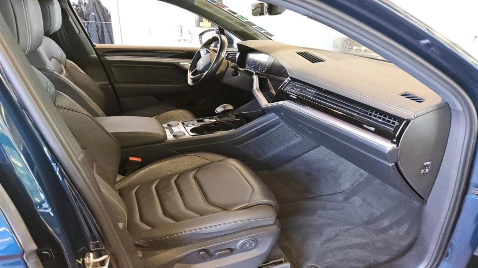 Volkswagen Touareg Elegance 4Motion 3.0 TSI Hybrid 250kW 8-Gang tiptro - imaginea 8
