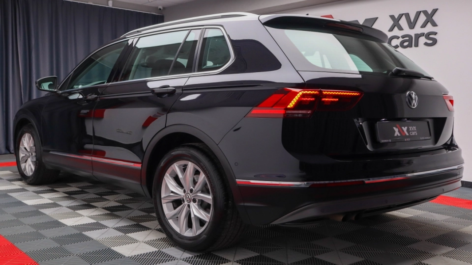 VW Tiguan 2.0 TDI DSG LaneAss BlindSpot Parktronic Cockpit Masaj ACC - imaginea 15