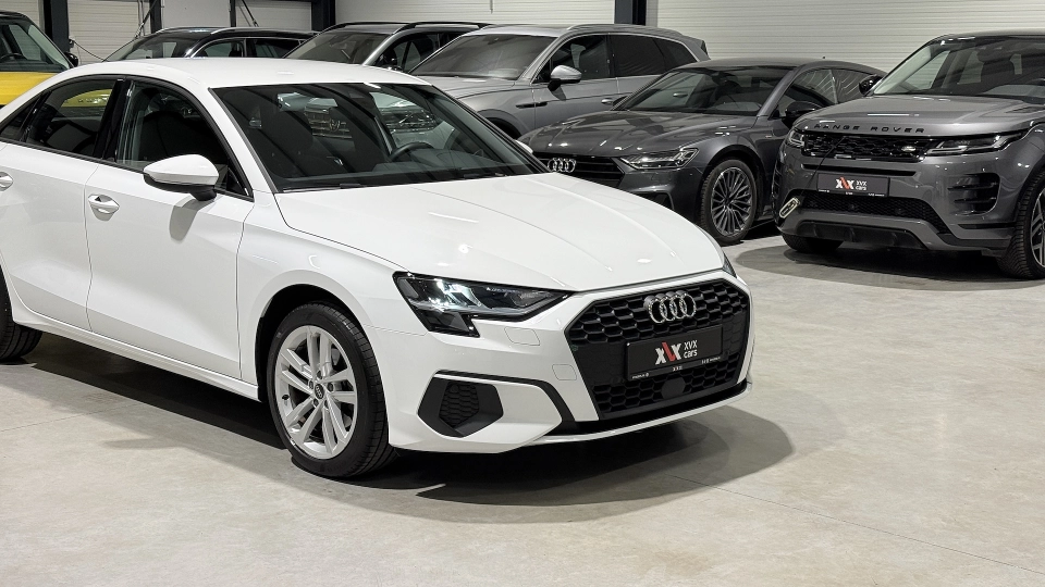 Audi A3 35 TFSI Manual Senzori spate - imaginea 16