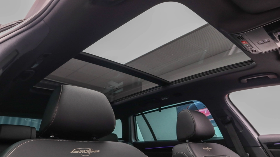 Skoda Superb Combi DSG PlugIn Pano Ventilatie Masaj Keyless ACC Matrix - imaginea 24