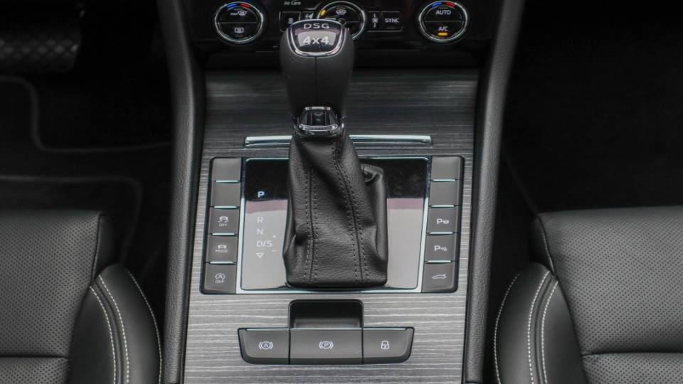 Skoda Superb DSG 4x4 Panoramic ACC Ventilatie BlindSpot Lane Cockpit - imaginea 35