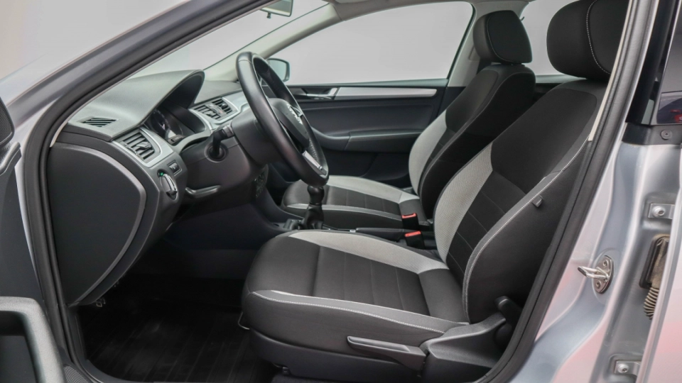 Skoda Rapid 1.6 Diesel Scaune Incalzite LED Garantie Istoric - imaginea 13