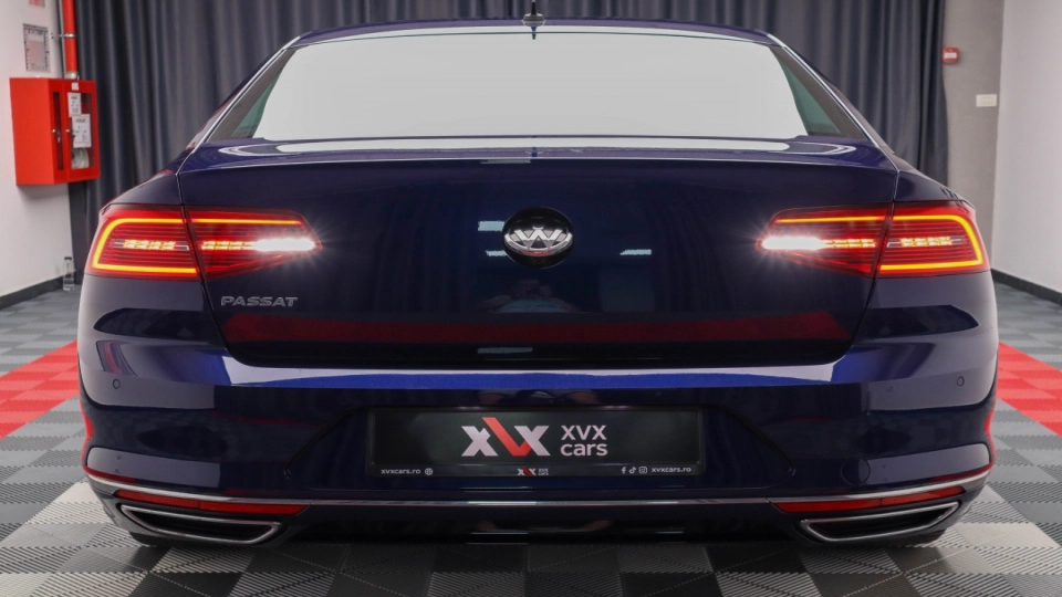 Volkswagen Passat R-Line 2.0 TDI DSG LED ACC Cockpit Navigatie Camera - imaginea 15