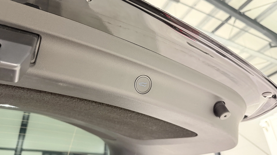 Tesla Model Y Dual Motor Performance Full Self Driving - imaginea 33