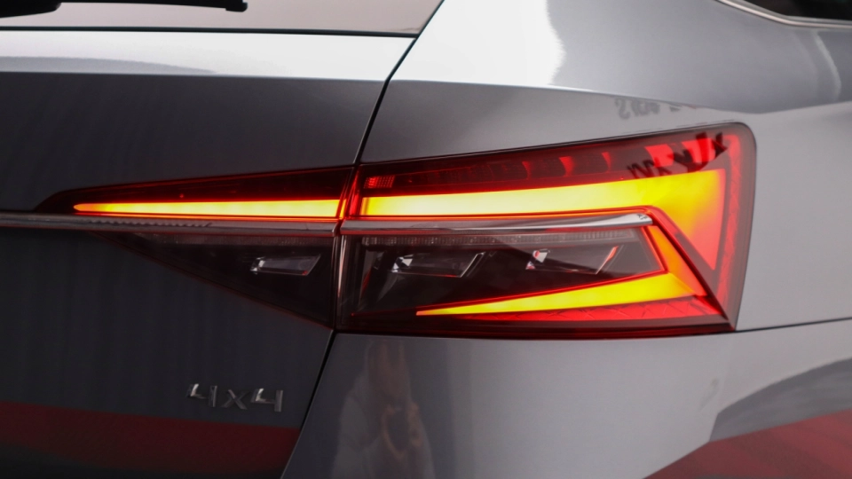 Skoda Superb DSG 4x4 Panoramic ACC Ventilatie BlindSpot Lane Cockpit - imaginea 20
