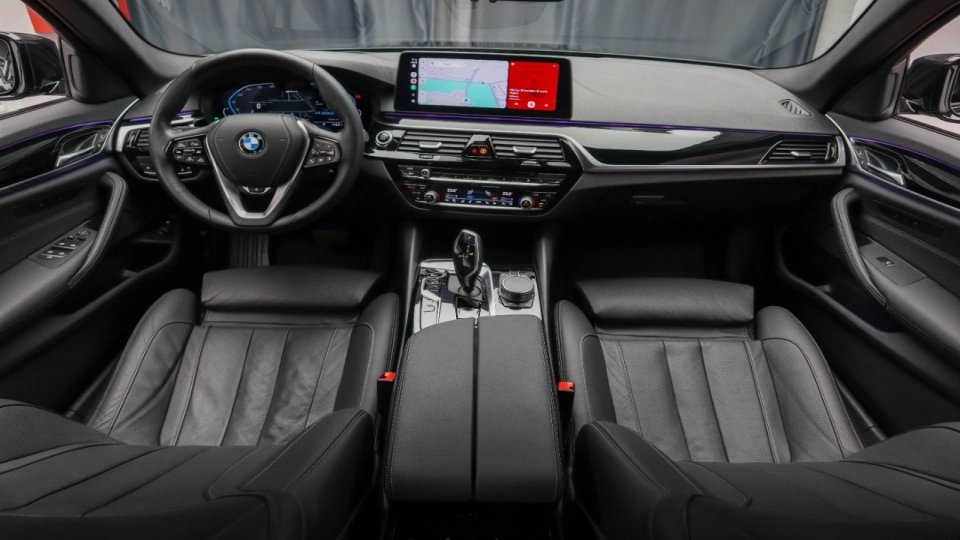 BMW 530e Assisted Driving Interior Confort Ventilatie Faruri Laser - imaginea 7