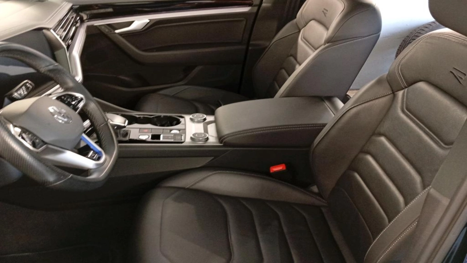 Volkswagen Touareg R 462cai Panoramic IQ Light ACC Keyless HeadUp - imaginea 7