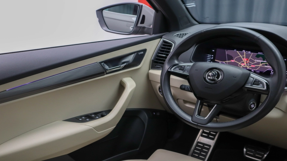 Skoda Karoq 1.5 TSI DSG Panoramic PieleCrem SideAss LED Ambientale - imaginea 30