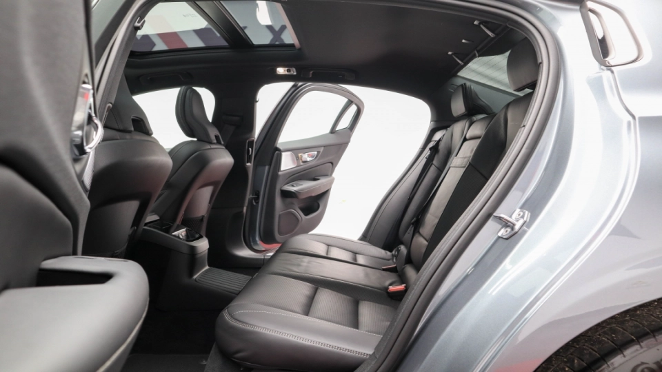 Volvo S60 T8 Plugin Hybrid Inscription Full Dotari Bowers&Wilkins Pano - imaginea 19