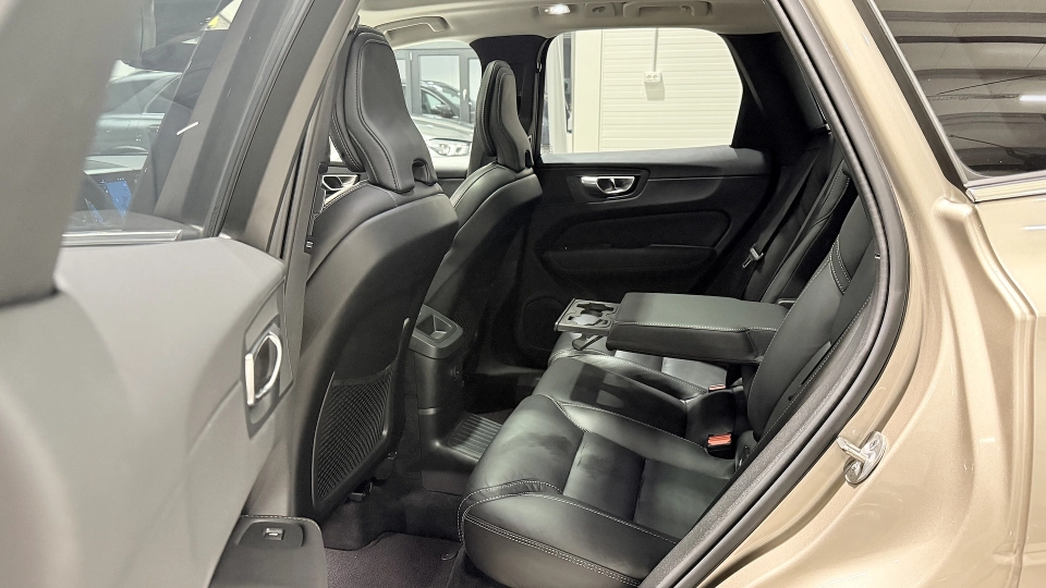 Volvo XC60 T8 Recharge Ultimate Ventilatie Masaj Camere 360 - imaginea 23