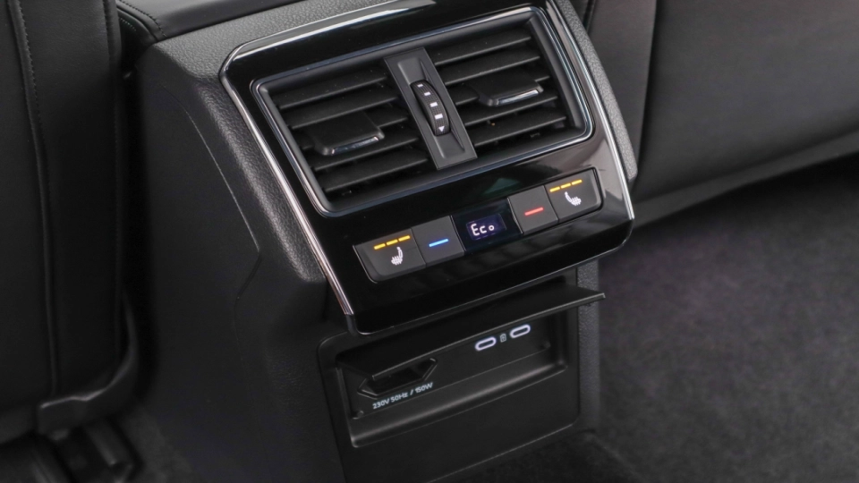 Skoda Superb Combi PlugIn DSG Laurin&Klement Matrix Webasto Ambientale - imaginea 28
