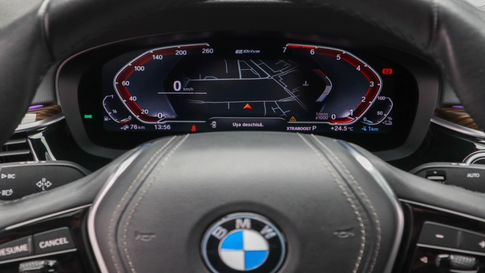 BMW Seria 530e Luxury Line Trapa Keyless Go/Entry PieleMaro Cockpit - imaginea 34