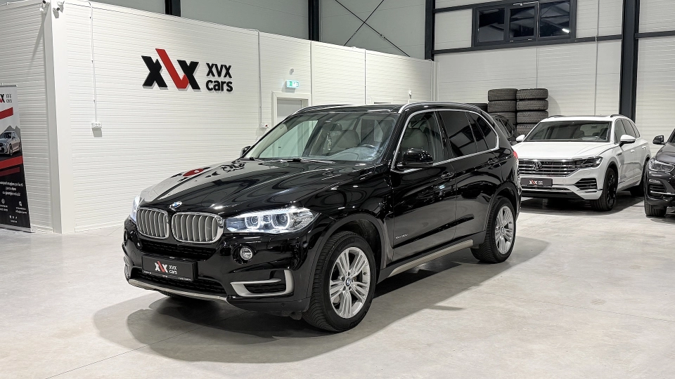 BMW X5 30d XDrive - Interior alb - Panoramic - Navi - Ambientale - imaginea 1
