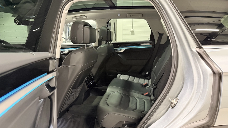 VW Touareg eHybrid Ventilatie Panoramic IQ Light Keyless Carlig - imaginea 24
