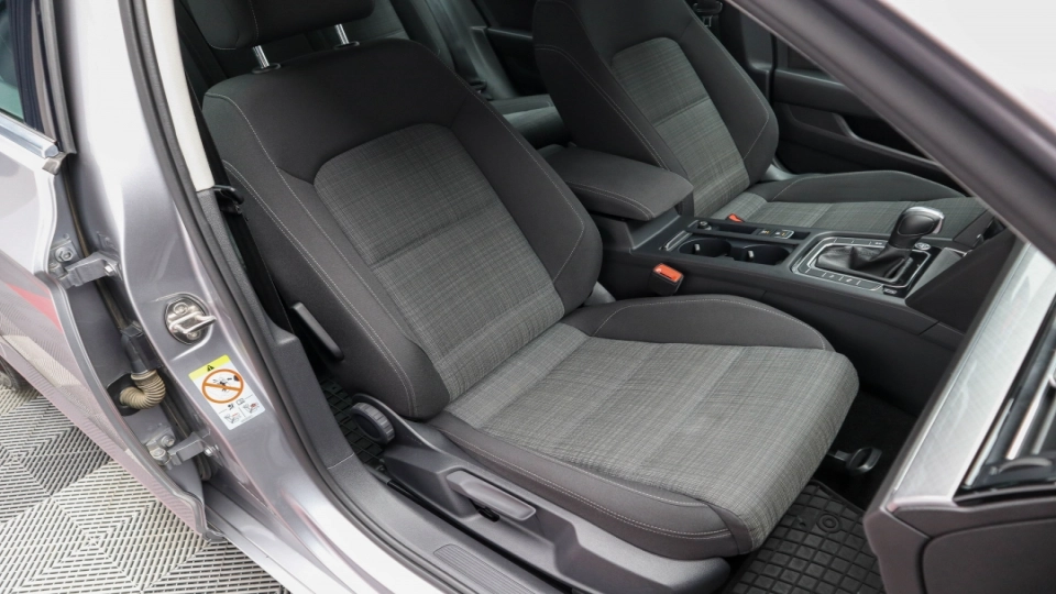 VW Passat Facelift 2.0 TDI DSG IQ Light Parktronic ACC VirtualCockpit  - imaginea 27