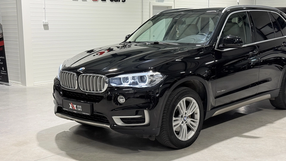 BMW X5 30d XDrive - Interior alb - Panoramic - Navi - Ambientale - imaginea 10