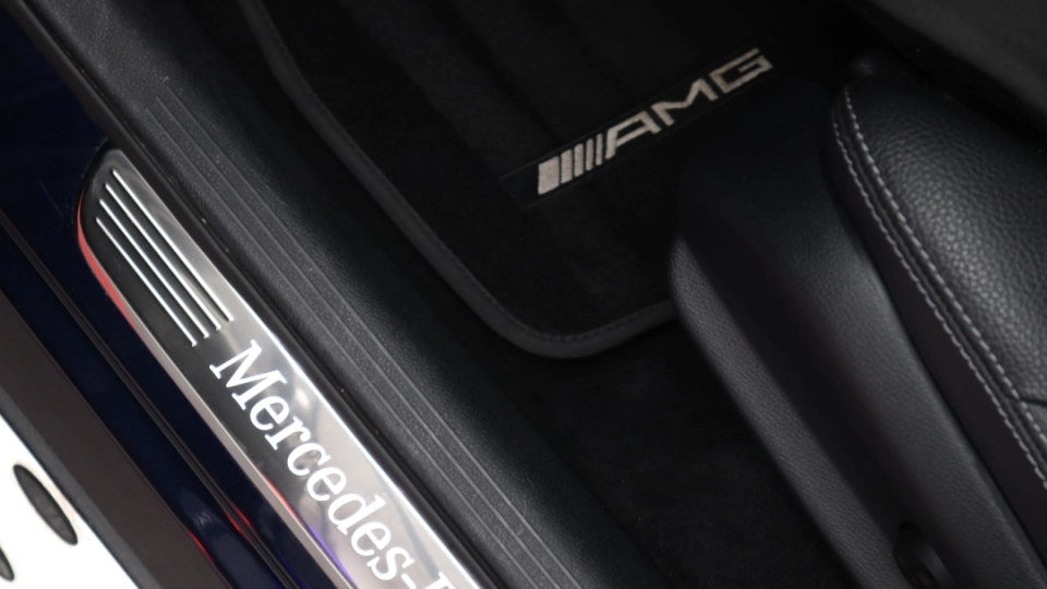 Mercedes GLC AMG 300e Panoramic MultiBeamLED Carbon PachAsistentaFull - imaginea 37