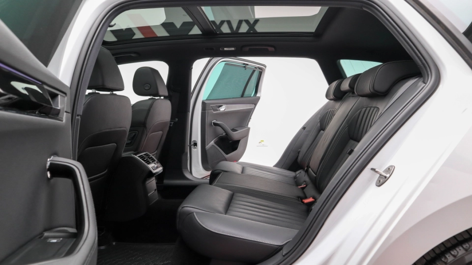 Skoda Superb Combi DSG PlugIn Pano Ventilatie Masaj Keyless ACC Matrix - imaginea 7
