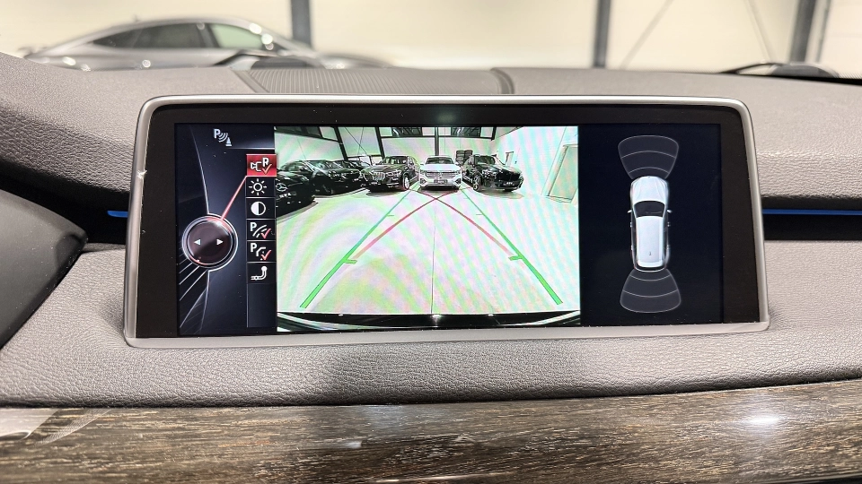 BMW X5 30d XDrive - Interior alb - Panoramic - Navi - Ambientale - imaginea 8