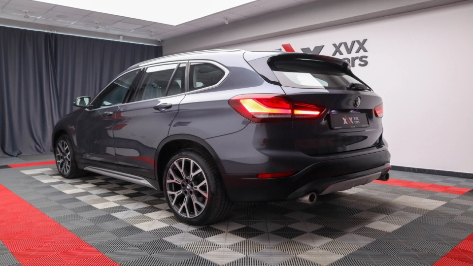 BMW X1 2.0d Aut Panoramic IncalzireAuxiliara HeadUp Ambientale BMW LED - imaginea 3