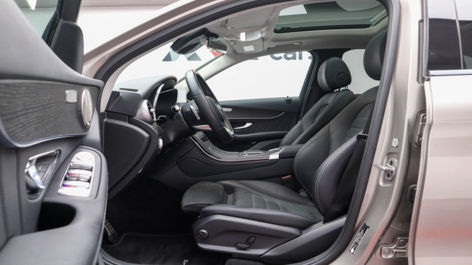 Mercedes GLC 300de Pachet AMG Panoramic Perne de Aer Keyless LED - imaginea 24